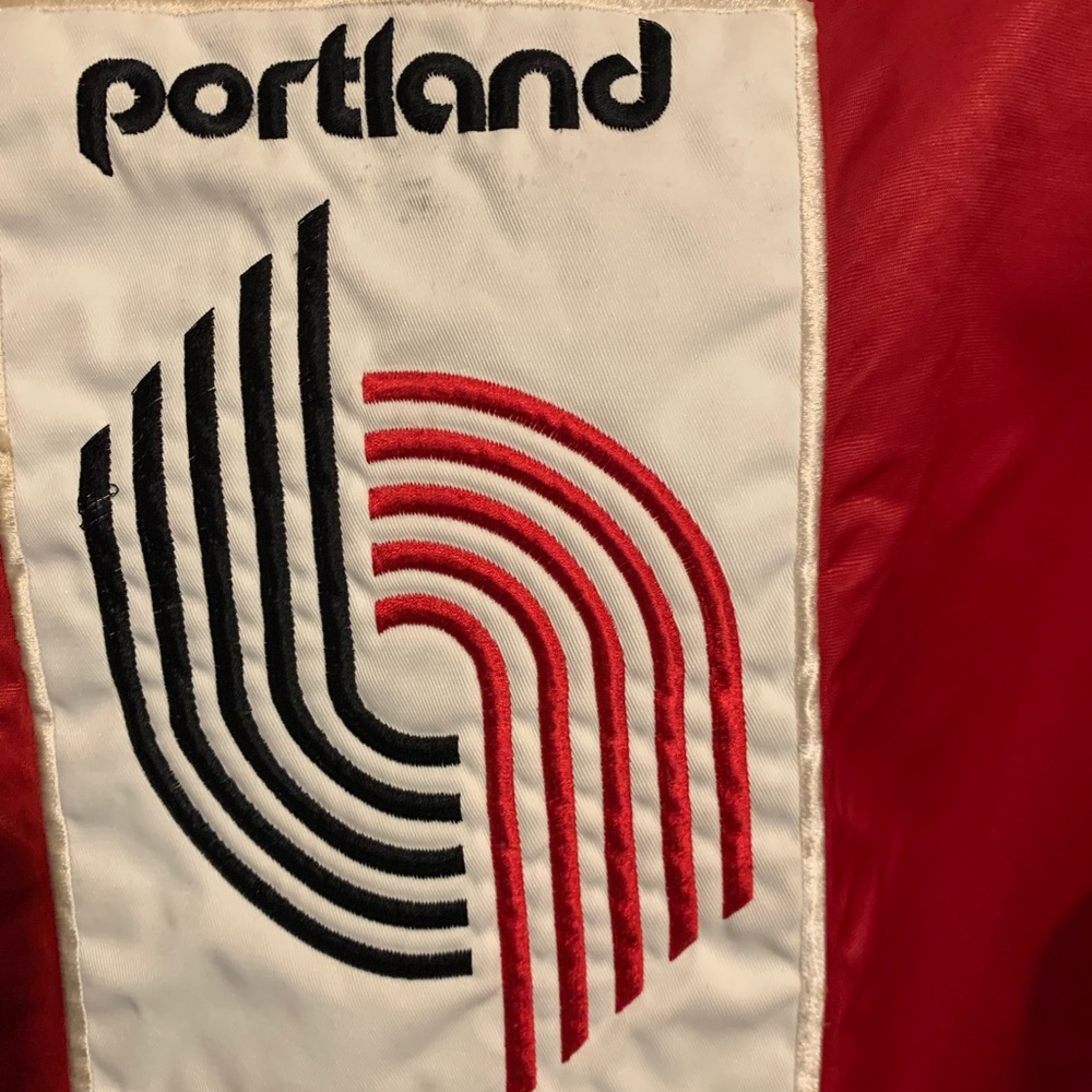 Blazers Red and Black  Satin Bomber Jacket - Picture 11 of 12